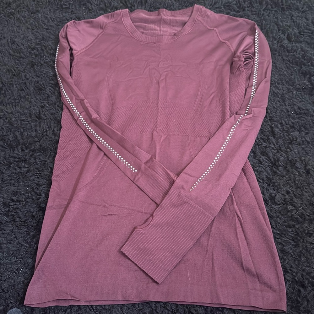 lululemon swiftly tech long sleeve reflective sleeve size 8